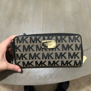 new michael kors wallet